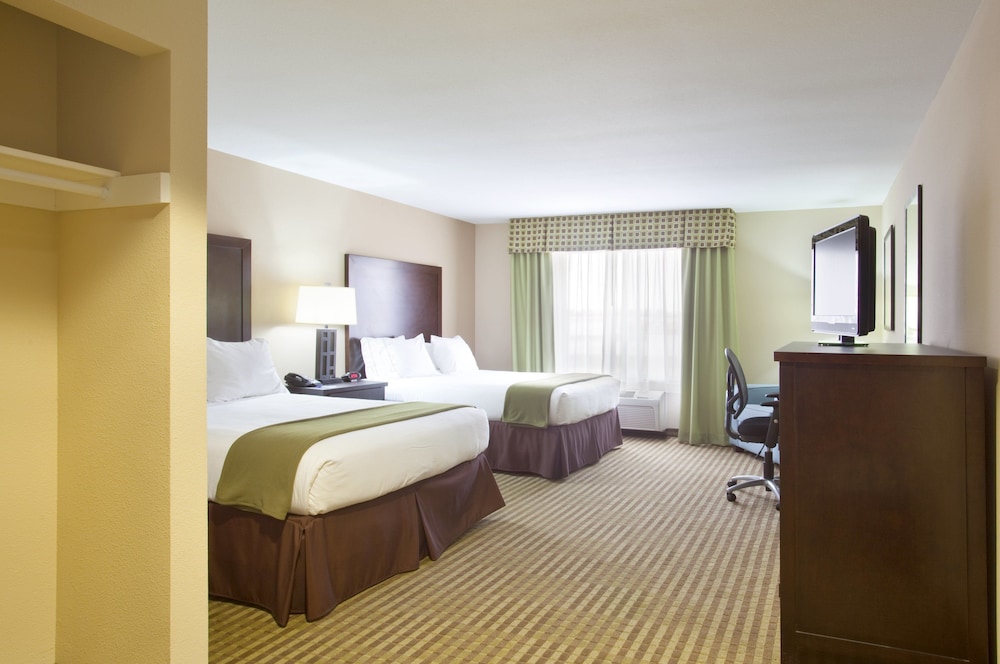 Standard Room, 2 Queen Beds - Photo 9