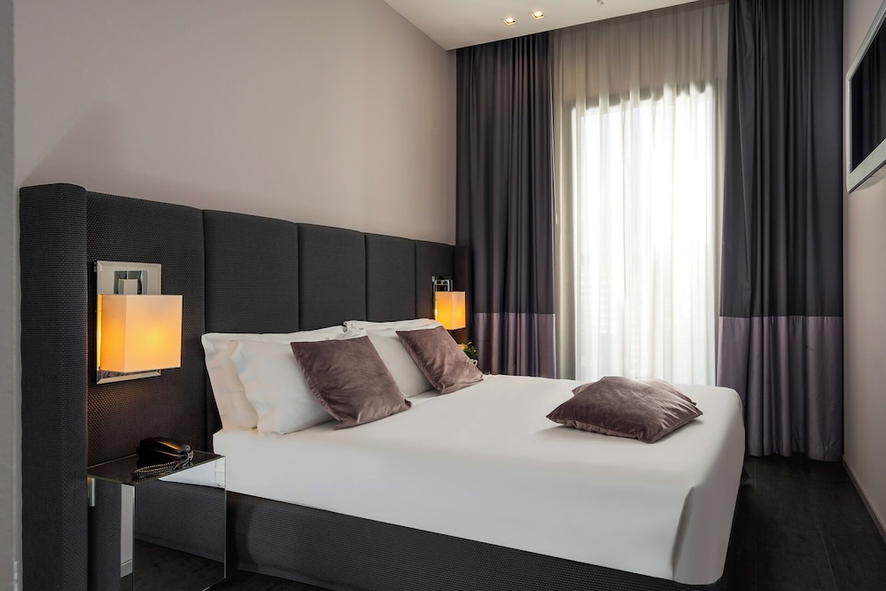 Suite - Photo 2