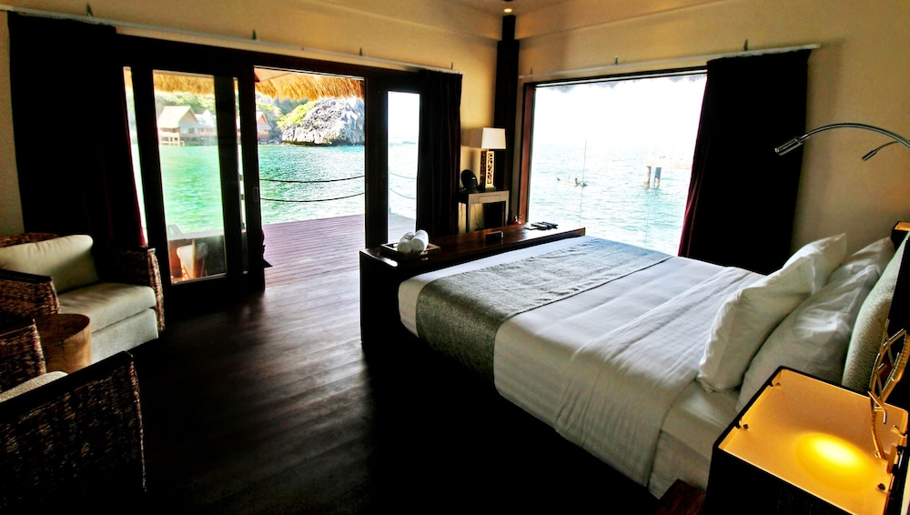 Water Villa (Free Breakfast & Free Roundtrip Airport Transfer) photo 2