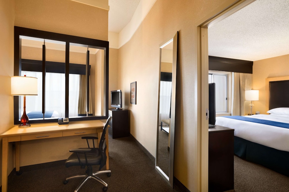 Suite, Multiple Beds, Non Smoking photo 1