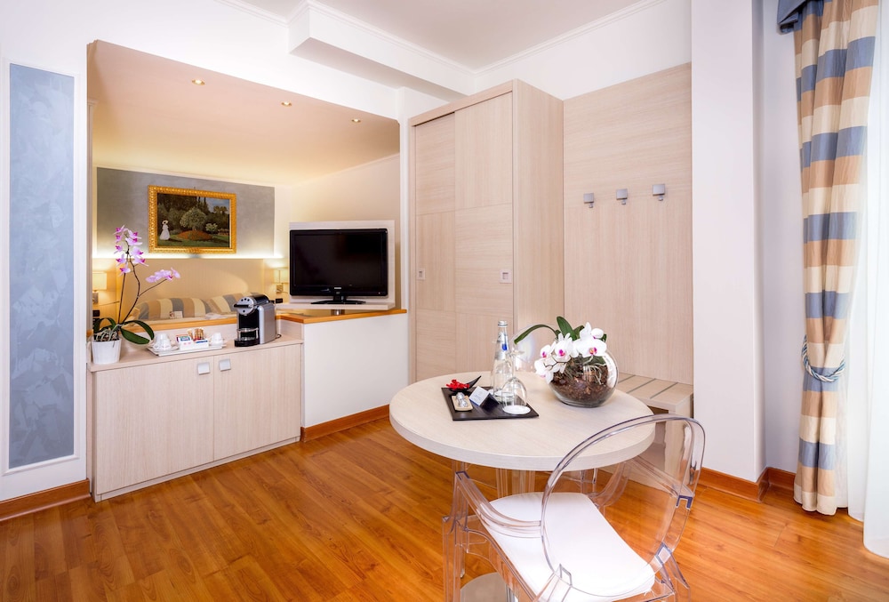 Junior Suite, 1 Queen Bed, Balcony, Sea View (with Two Single SofaBeds) - Photo 1