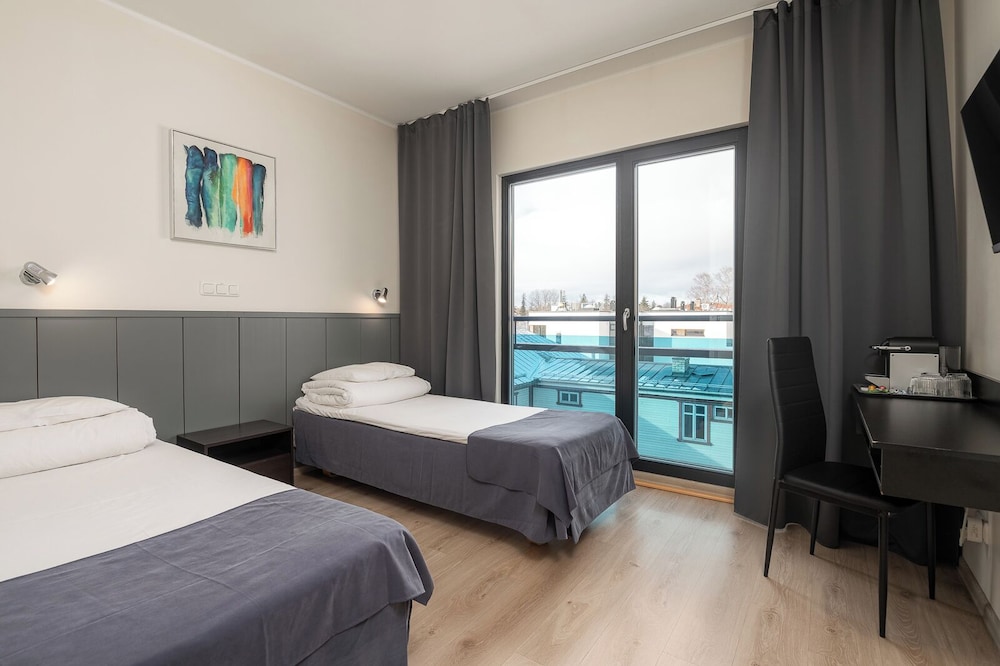 Standard Twin Room - Photo 1