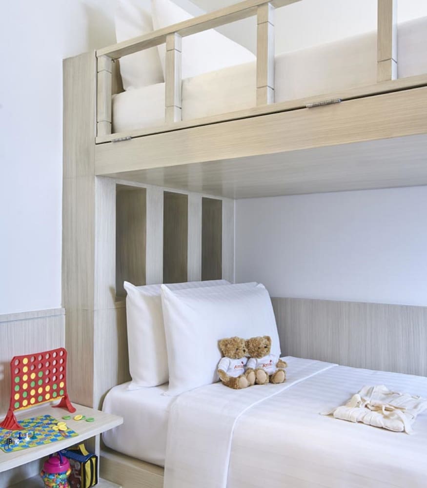 Deluxe Room (Family Twin) - Photo 4