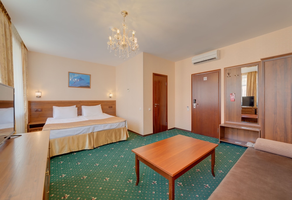 Superior Double Room (with Mayakovskogo view) photo 1