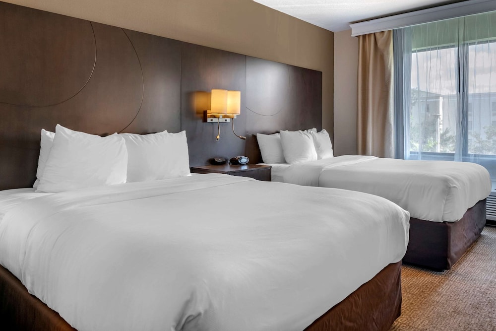 Suite, Multiple Beds, Non Smoking - Photo 1