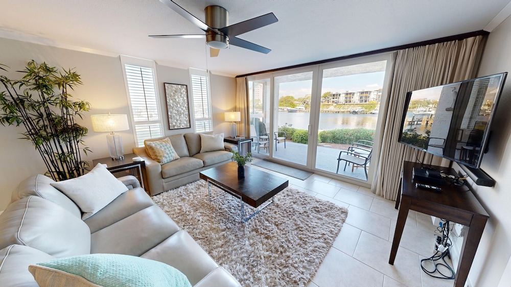 Condo, 2 Bedrooms photo 1