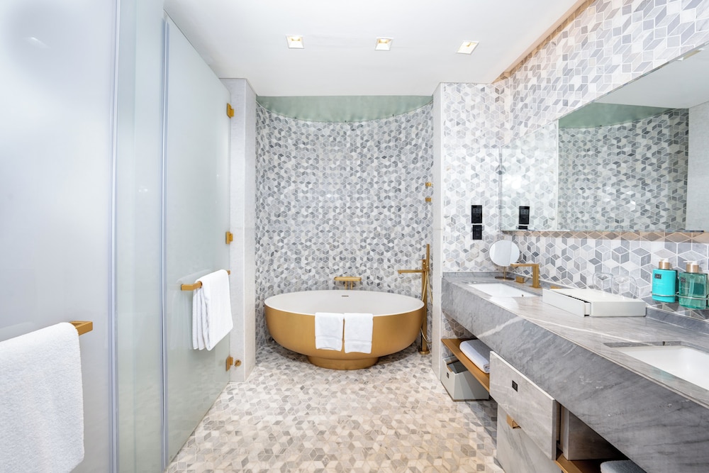 Luxe 2 Bedroom Suite