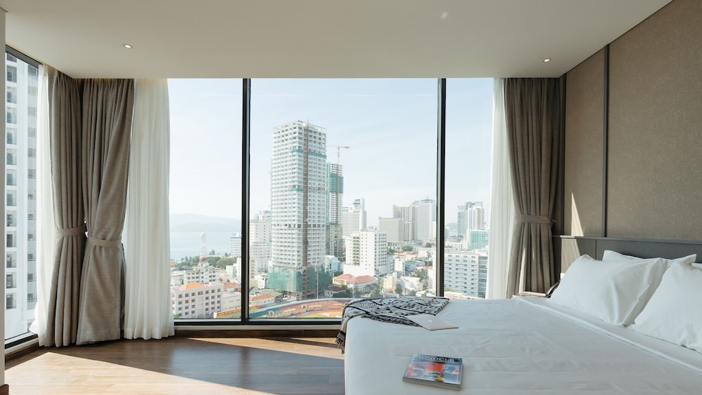 Premier Double Room, Sea View - Photo 2