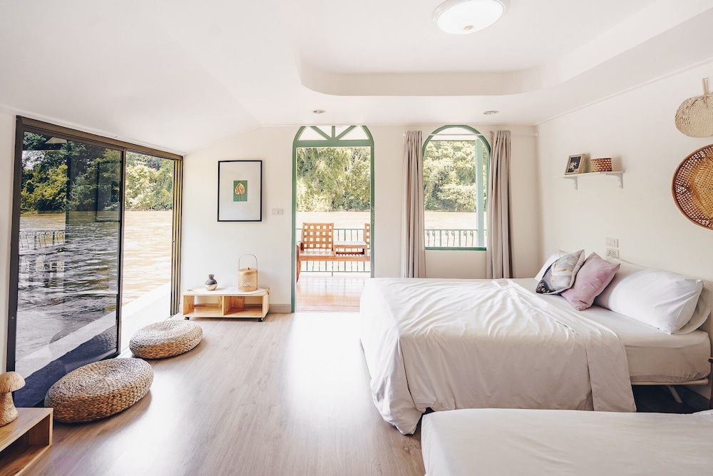 Floating Raft Quadruple Room