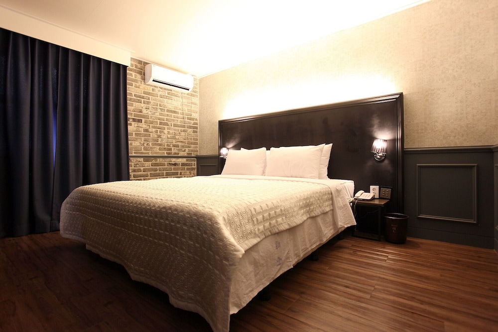 Room (Special room (75-inch large TV)) photo 3