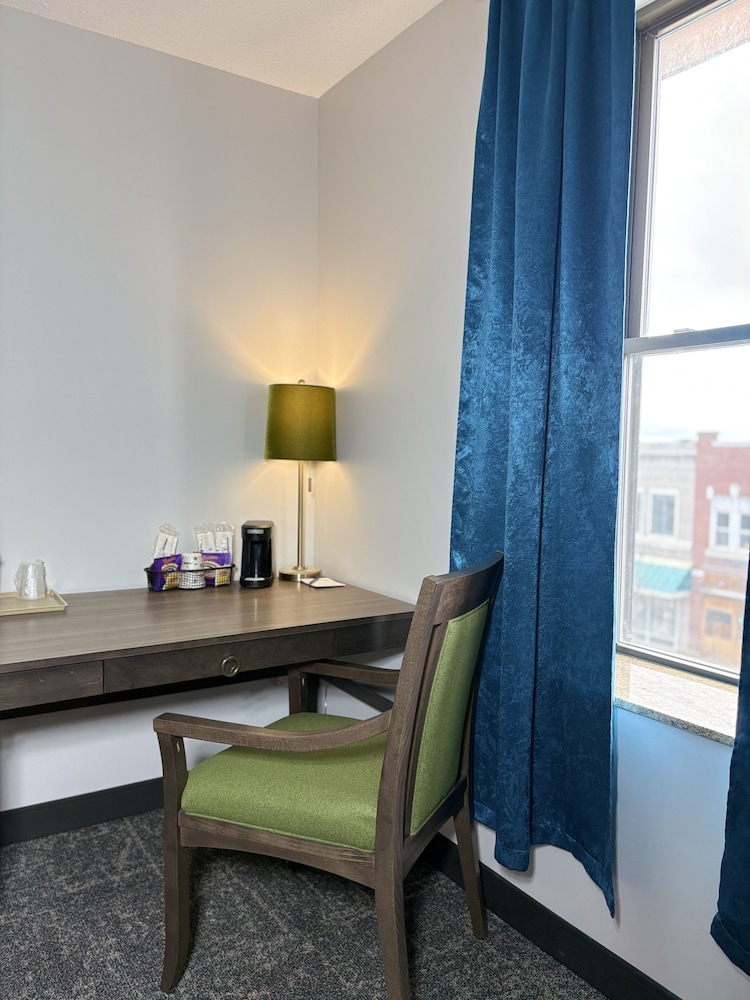 Deluxe Room, 1 King Bed with Sofa bed, Non Smoking photo 2