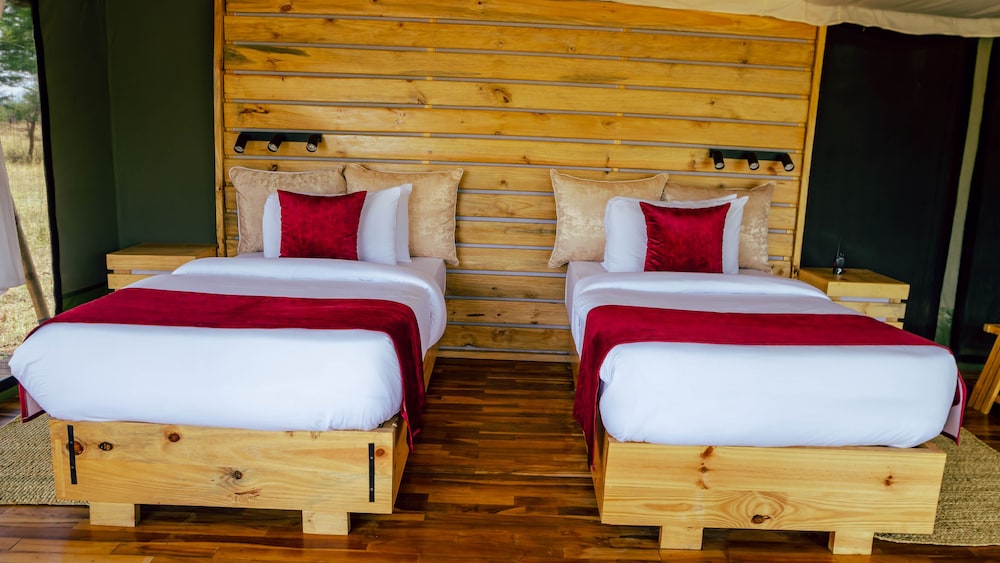 Standard Double or Twin Room, 2 Bedrooms, Corner photo 1