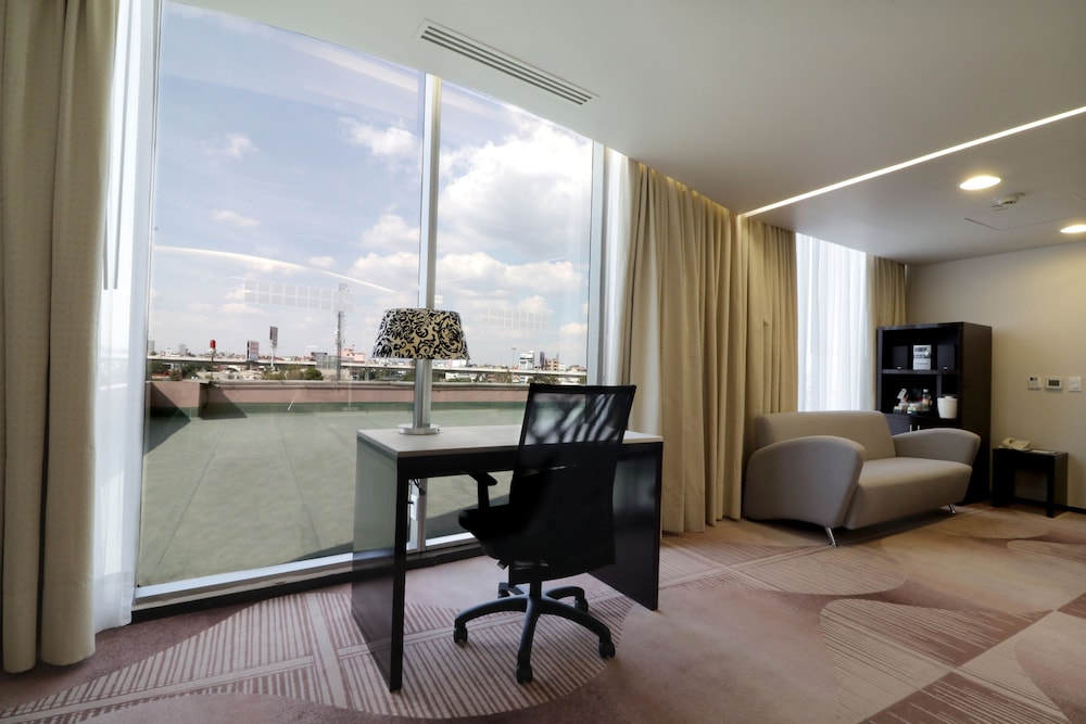 Premium Room, 1 King Bed photo 1