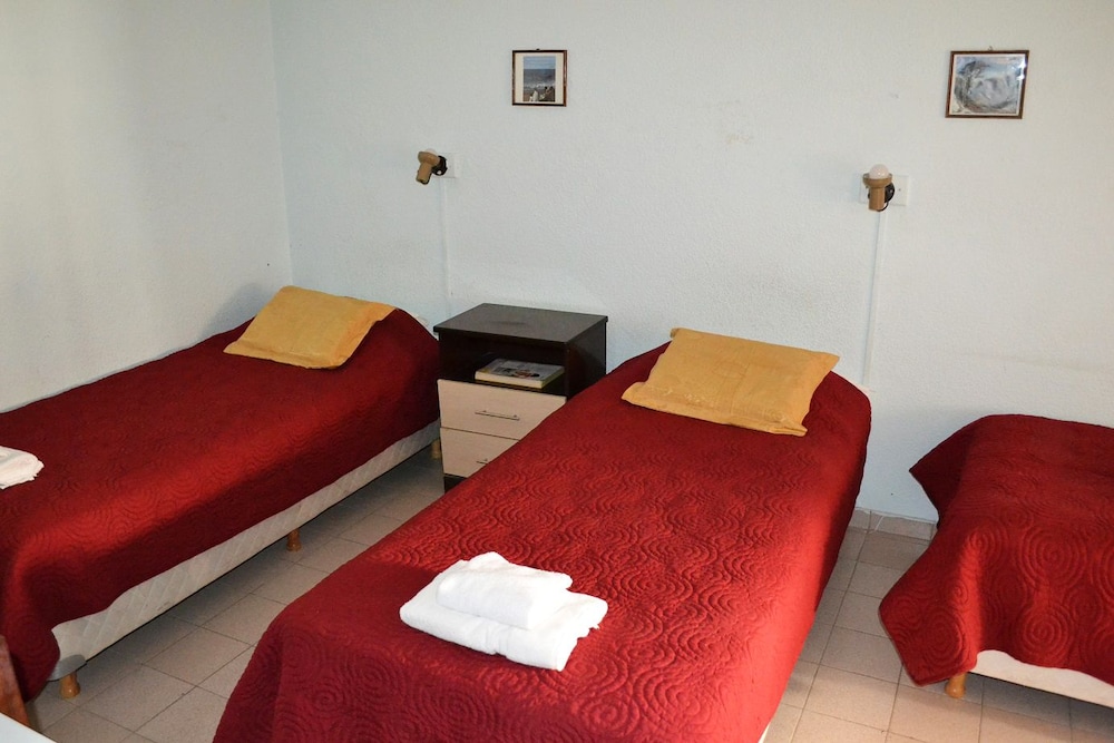 Economy Quadruple Room, Multiple Beds photo 1