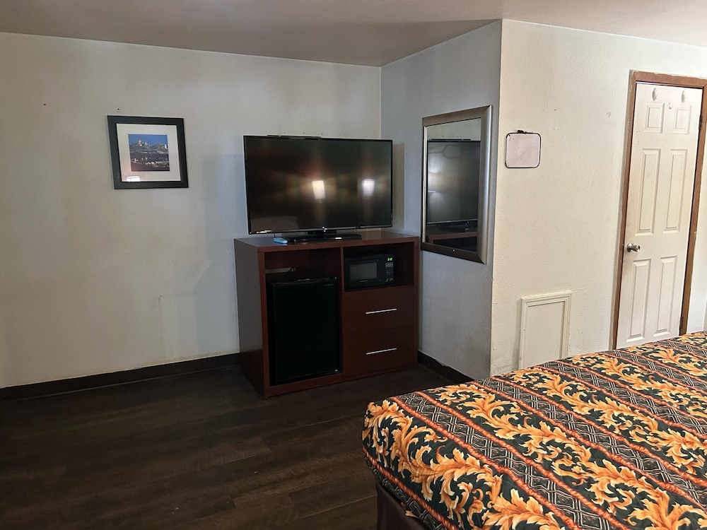 Room, 2 Queen Beds, Non Smoking - Photo 2