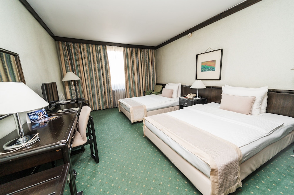 Standard Twin Room - Photo 2