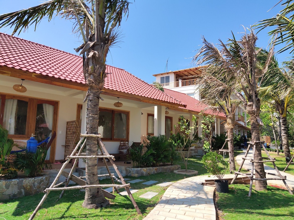 Deluxe Bungalow - Photo 3