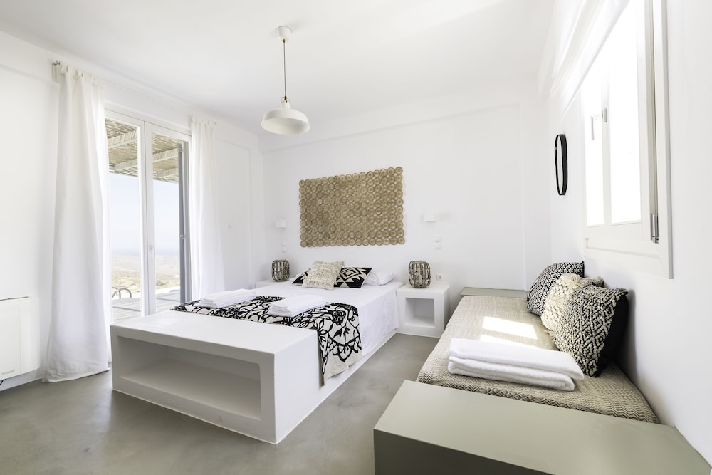 Deluxe Suite, Private Pool, Partial Sea View photo 1