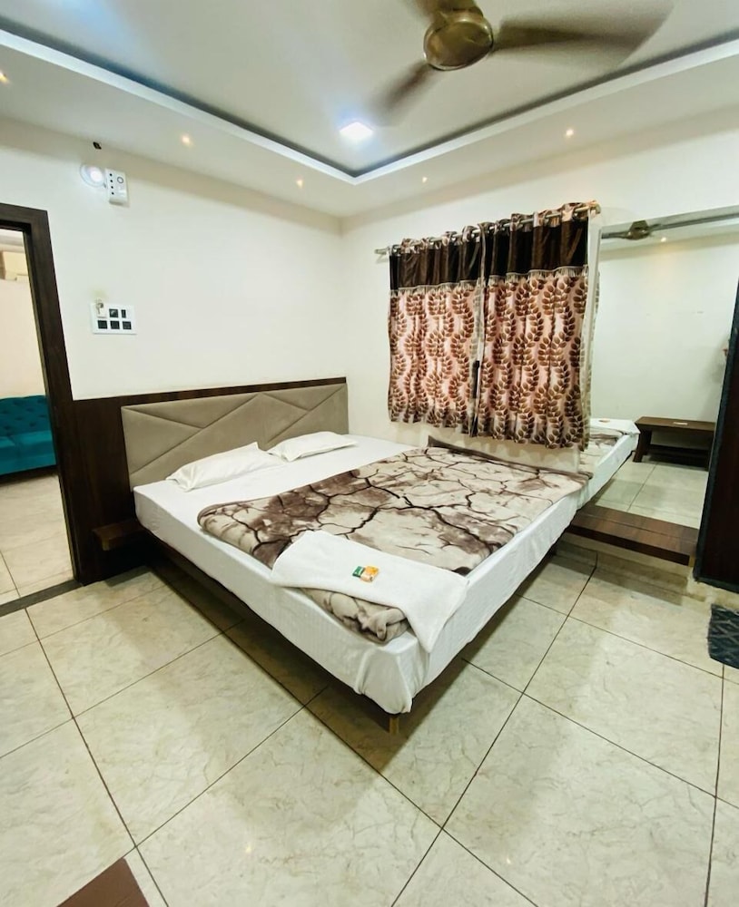 Deluxe Room - Photo 1