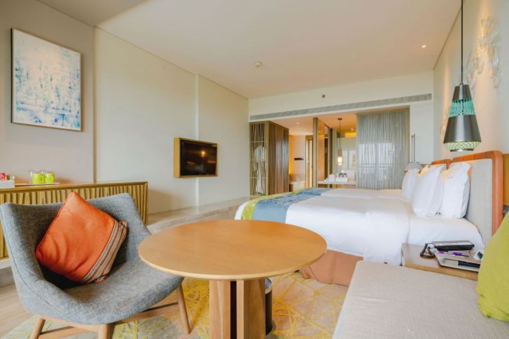 Premium Room, 2 Double Beds, Pool View - Photo 3