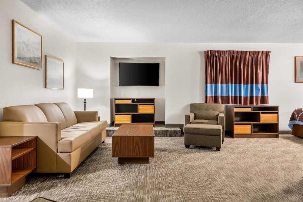 Suite, Multiple Beds, Non Smoking, Kitchen