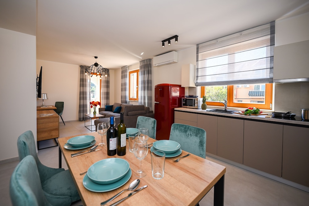 Grand Apartment, 1 Bedroom, Courtyard View