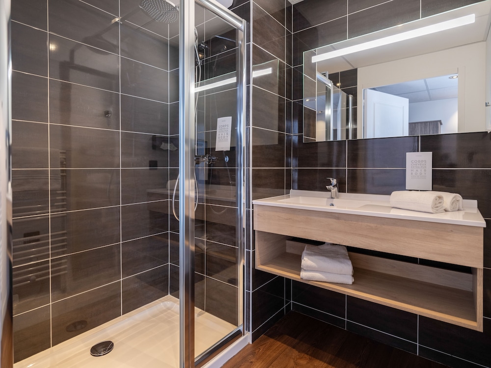 Executive Suite, Kitchenette photo 3