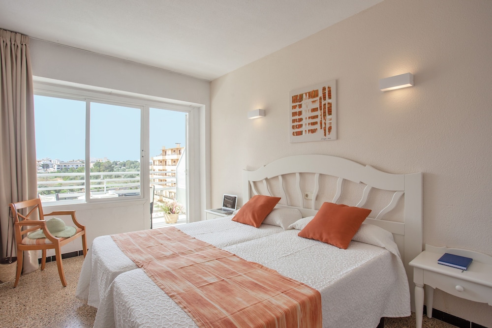 Double Room, Balcony