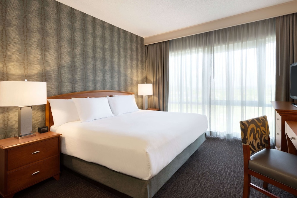 Suite, One King Bed, Non-Smoking - Photo 2