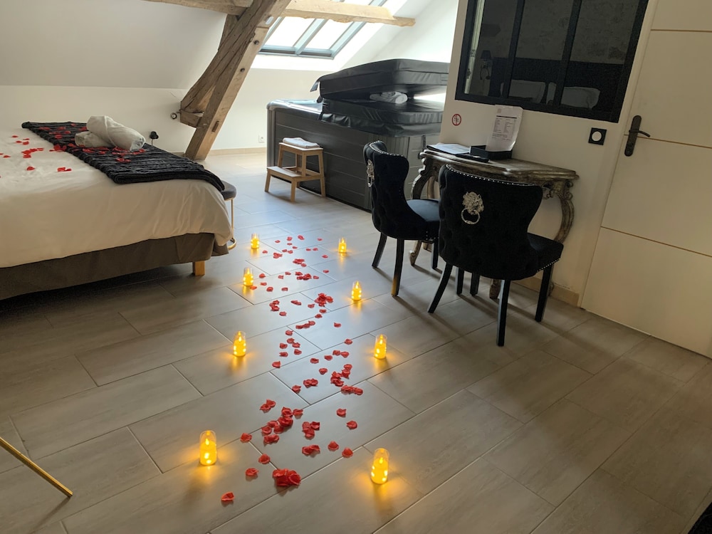 Signature Double Room, Hot Tub photo 3