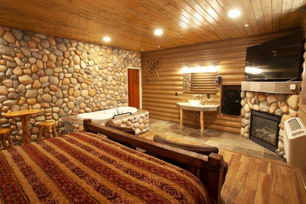 Suite, 1 King Bed (Alaska Theme) photo 3