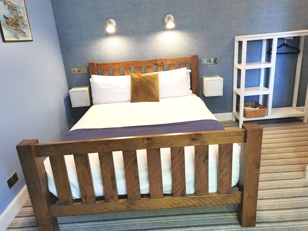 Standard Quadruple Room, Multiple Beds, Non Smoking, Ensuite (House Accessible Room 2-Gnd Floor) photo 3