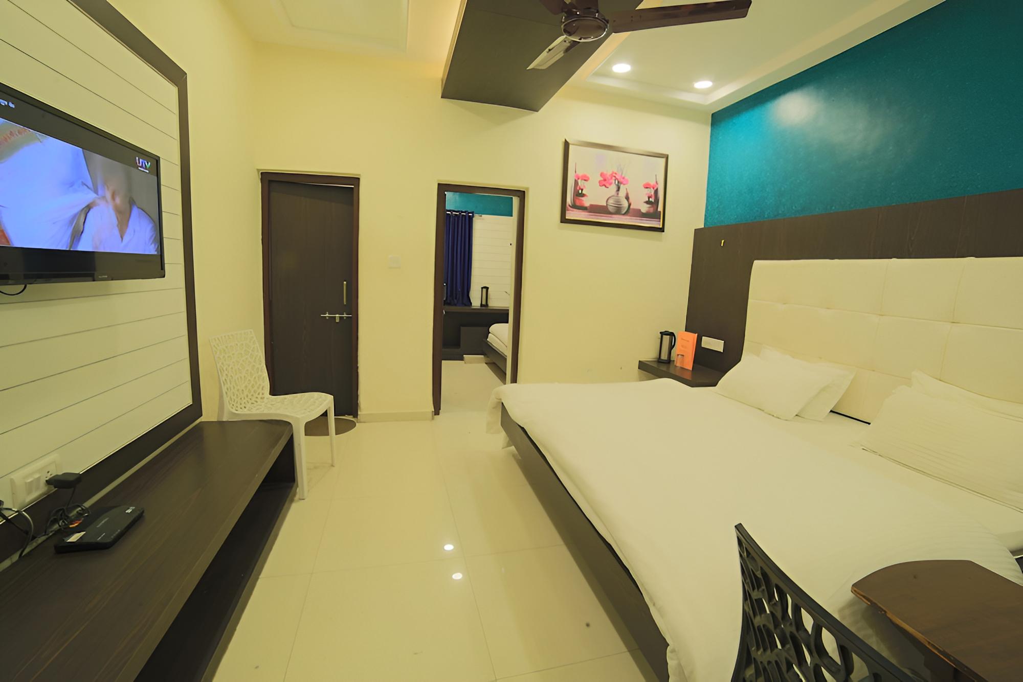 Four Bed Non Ac Room photo 1