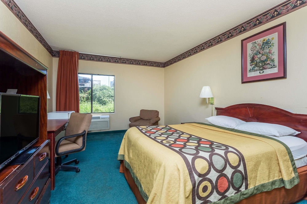 Standard Room, 1 Queen Bed photo 3