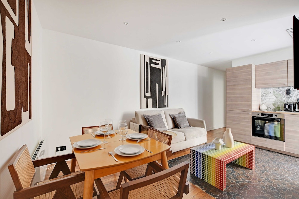 Apartment photo 1
