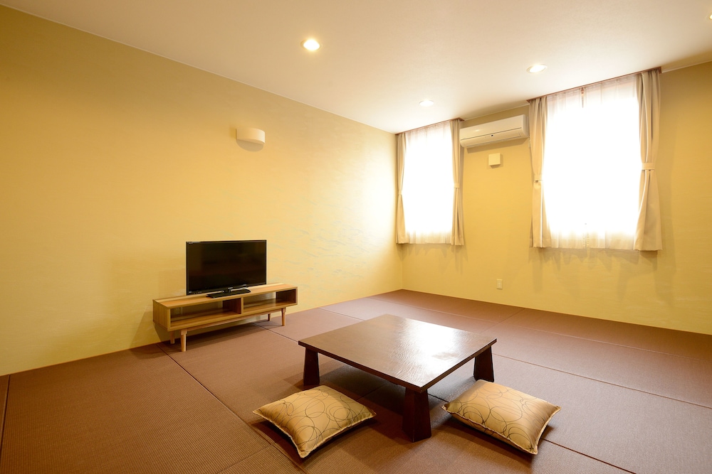 Family Room, Non Smoking, Private Bathroom