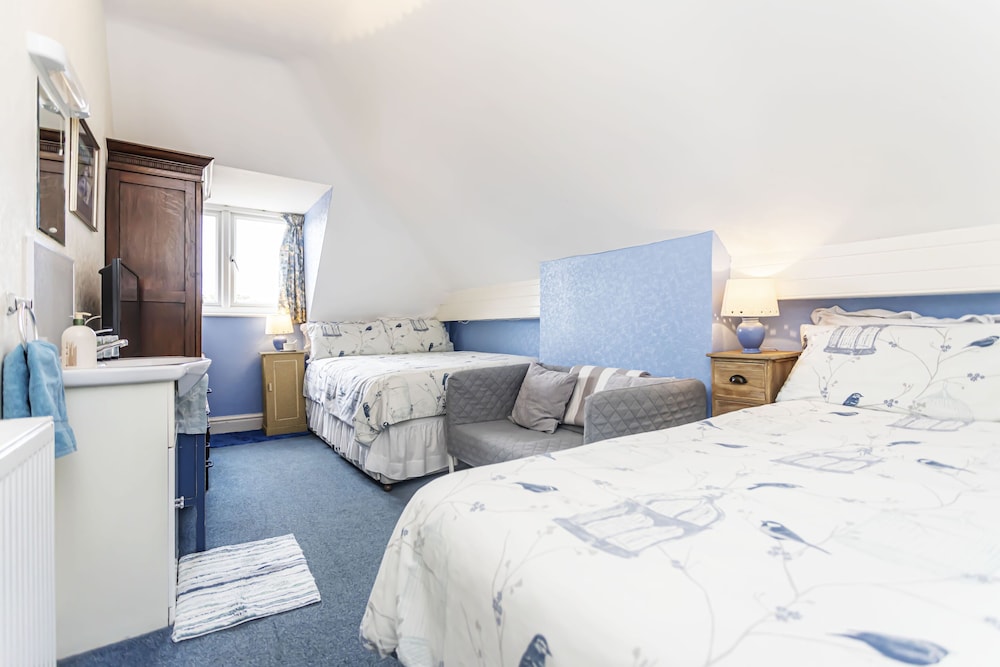 Economy Triple Room, Shared Bathroom, Garden View photo 1