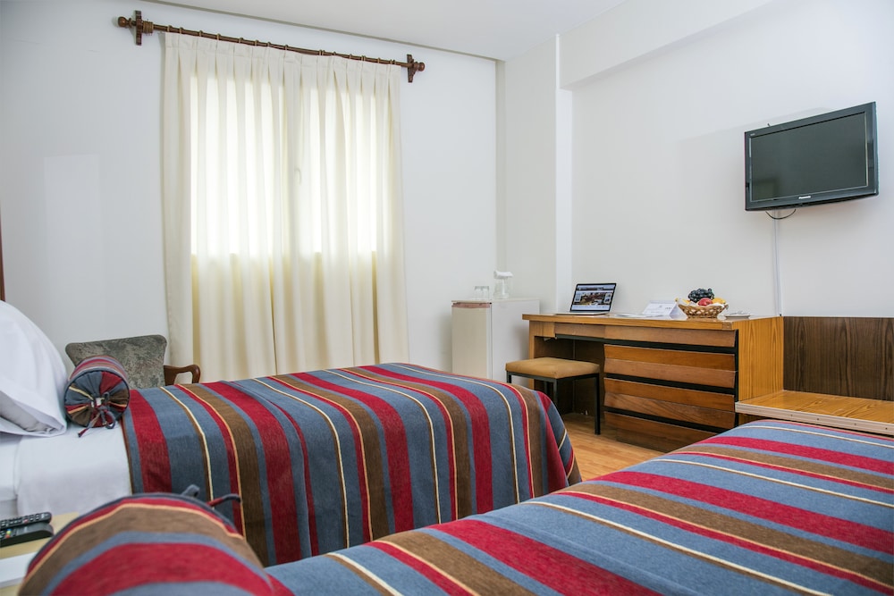Double or Twin Room - Photo 5