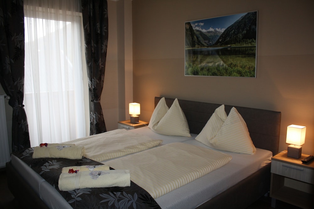 Classic Double Room - Photo 1