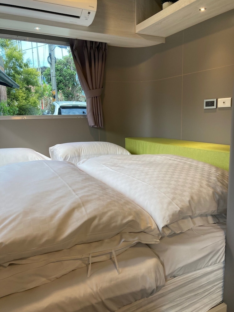 Deluxe Cabin, Non Smoking, Courtyard View