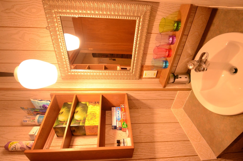 Basic Room, 2 Twin Beds photo 3