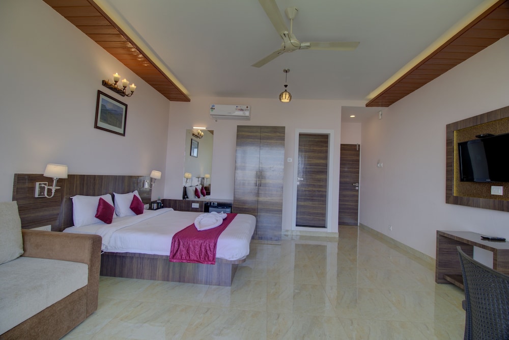 Premium Non A/C Room photo 2