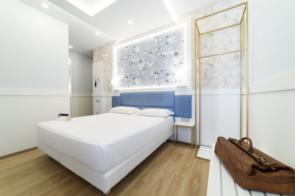 Deluxe Room - Photo 8