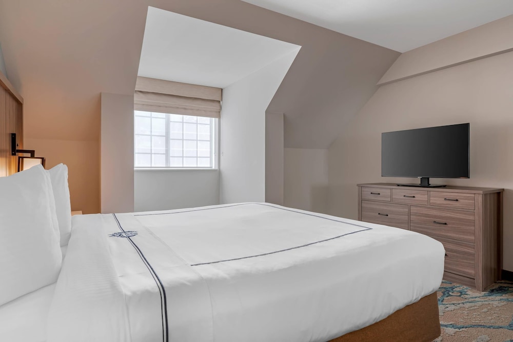 Suite, Multiple Beds, Non Smoking (Upgrade) - Photo 1
