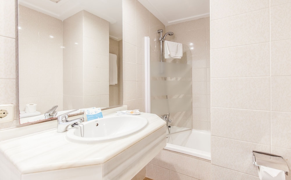 Double Room - Photo 14