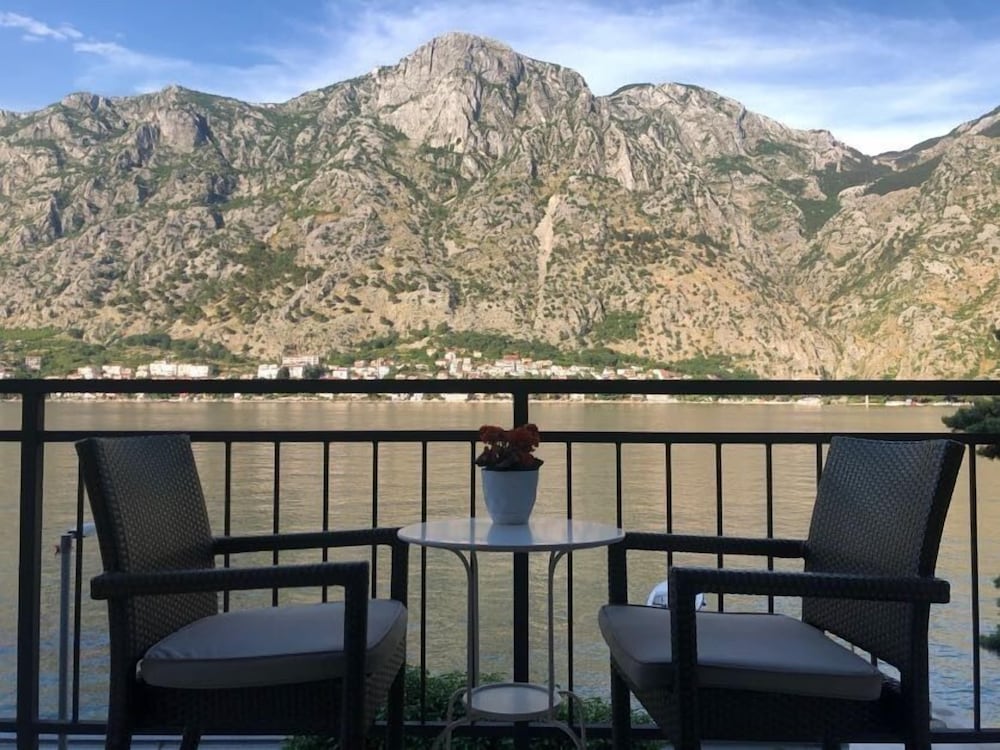 Family Apartment, 3 Bedrooms, Balcony, Sea View