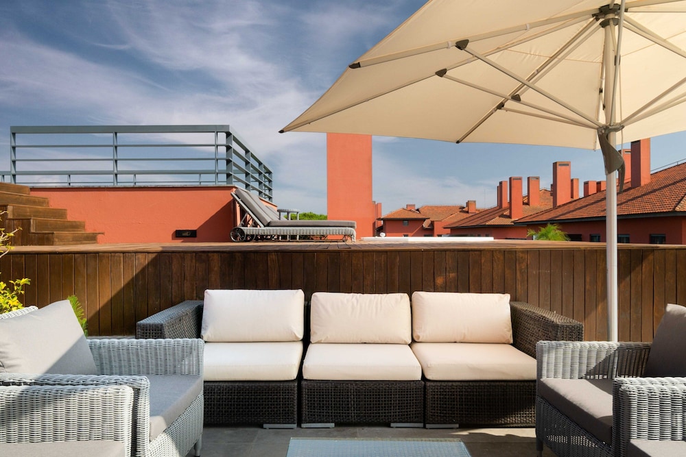 Panoramic Suite, 2 Bedrooms, Garden View (Balcony)
