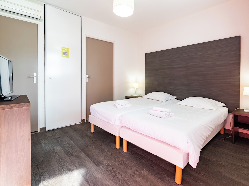 Twin Room for 2 People - Photo 4