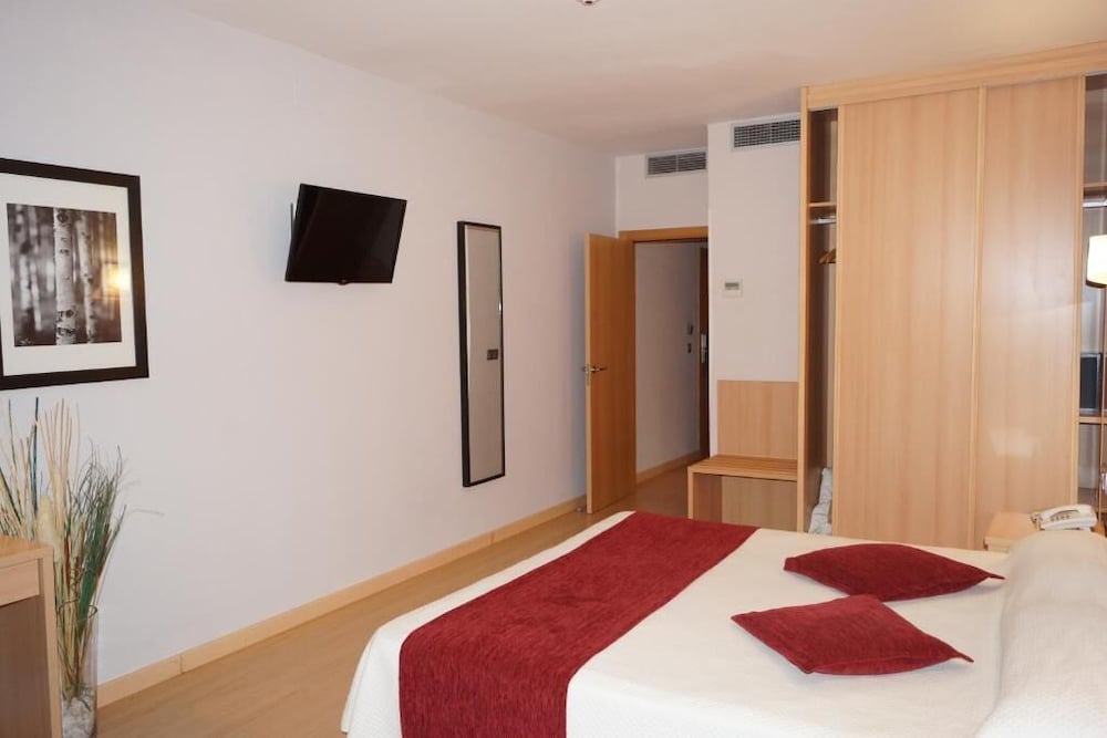 Double or Twin Room photo 2
