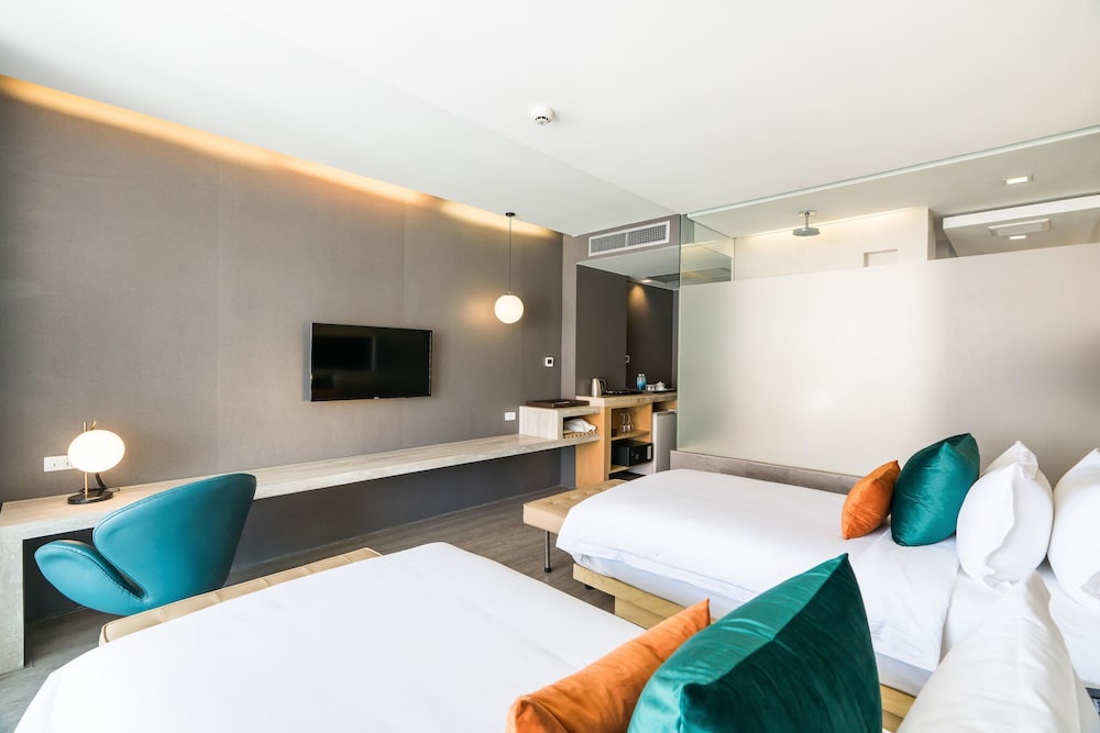 Deluxe Room - Photo 8